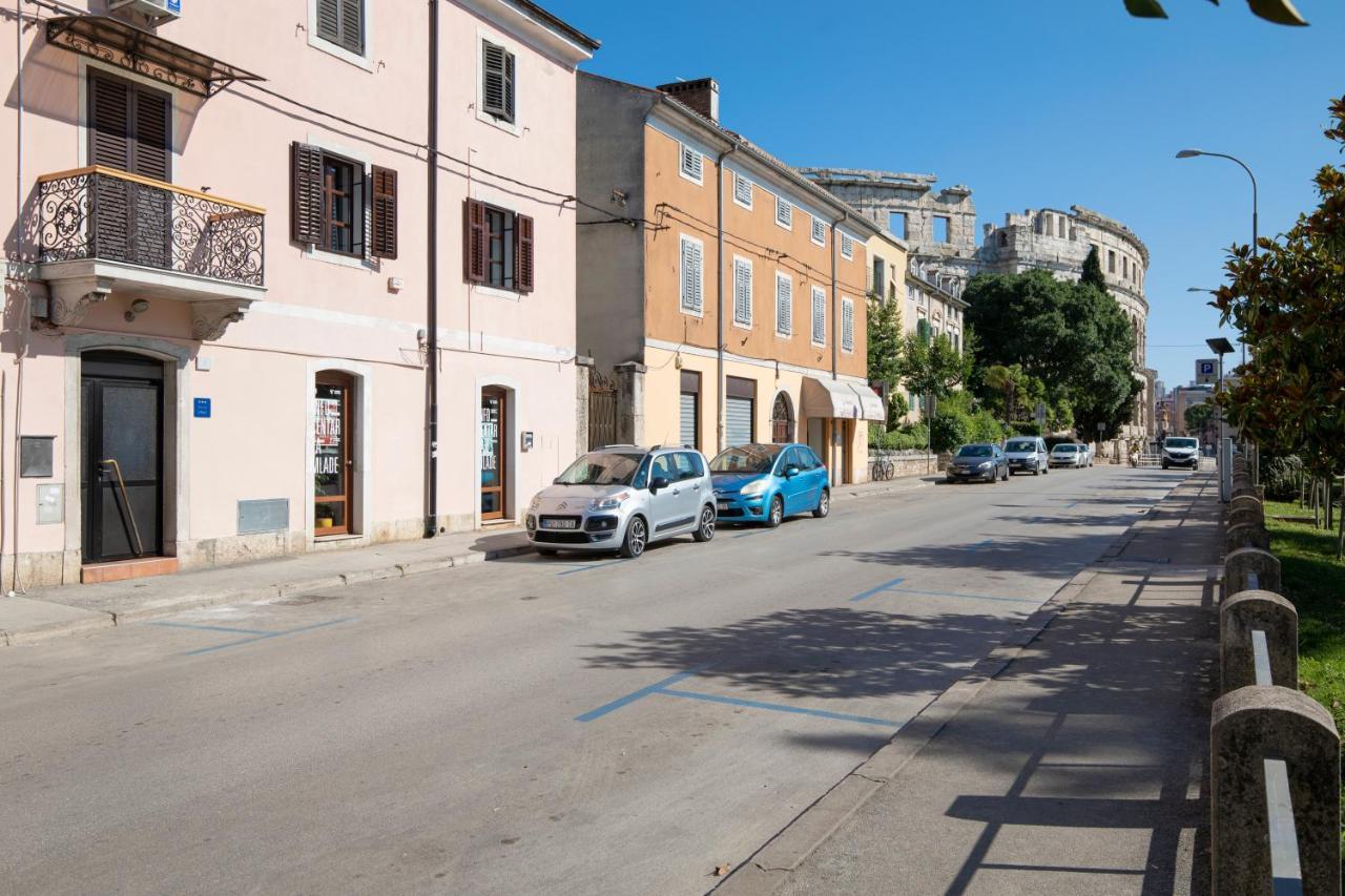 Twins Amphitheatre Apartments Pula Bagian luar foto